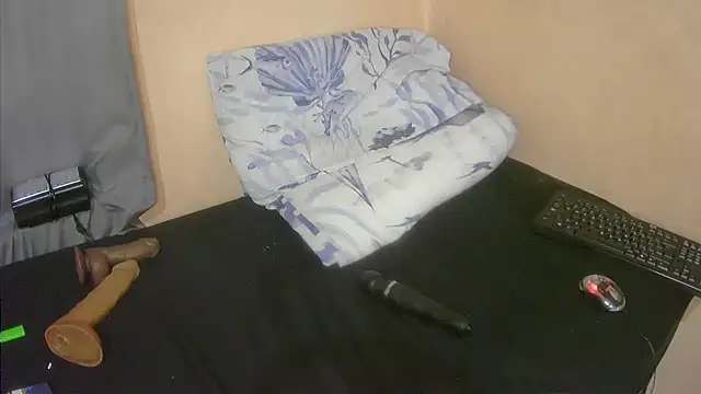 Snapshot of XhosaBoobs4U chatting on November 2025 06:51:02 PM XhosaBoobs4U online show from November 2025 06:51:02 PM