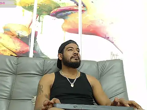 BladeFoxxx1 online show from November 2025 01:27:02 AM