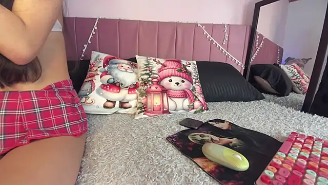 kitty-kryss online show from December 2025 03:18:02 PM