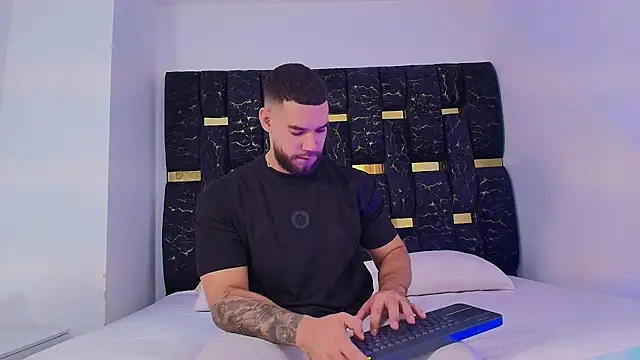 chris blake   online show from November 2025 06:09:02 PM