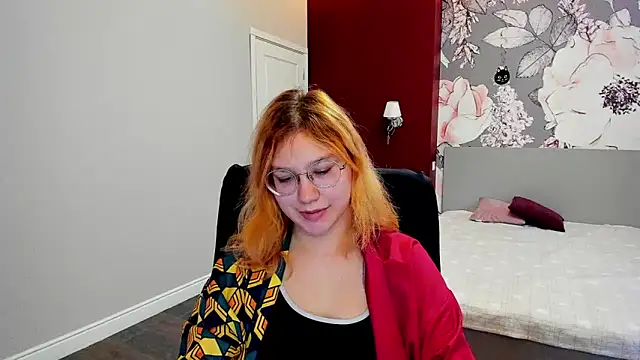 AngelinaLow online show from February 2026 12:32:02 PM