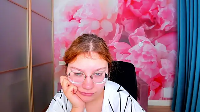 AngelinaLow online show from February 2026 06:32:02 AM