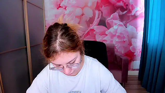 AngelinaLow online show from February 2026 06:24:01 AM