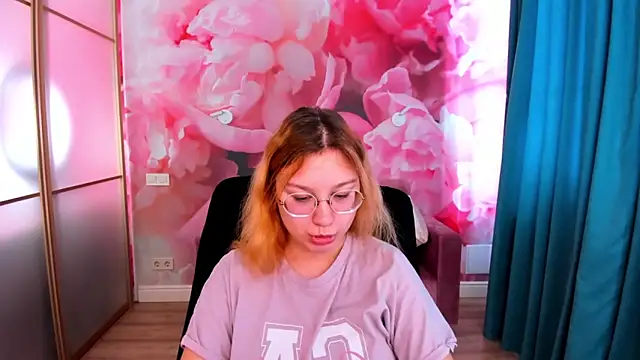 AngelinaLow online show from March 2026 12:32:01 PM