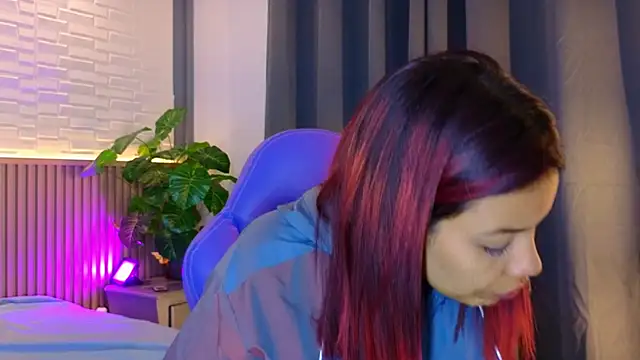 TiffanyWalk online show from November 2025 11:11:02 AM