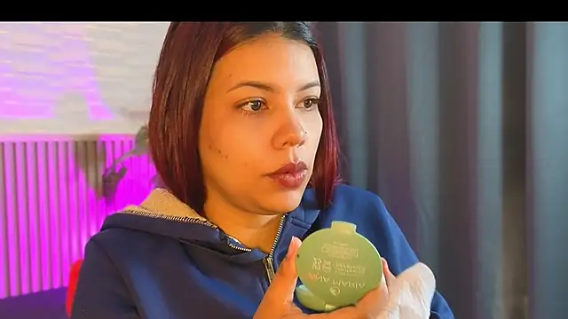 TiffanyWalk online show from April 2026 12:50:02 PM