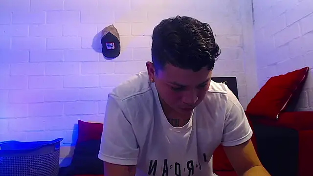 juan montoyasex online show from March 2025 05:34:01 AM