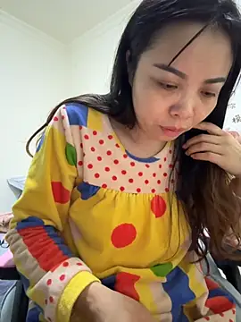 Snapshot of aa520uv chatting on November 2025 01:44:01 AM aa520uv online show from November 2025 01:44:01 AM