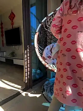 Snapshot of aa520uv chatting on November 2025 03:43:02 AM aa520uv online show from November 2025 03:43:02 AM