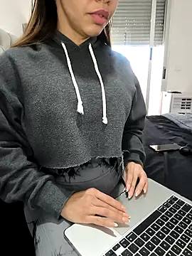 Snapshot of Alyssa_76 chatting on November 2025 04:08:01 PM Alyssa 76 online show from November 2025 04:08:01 PM