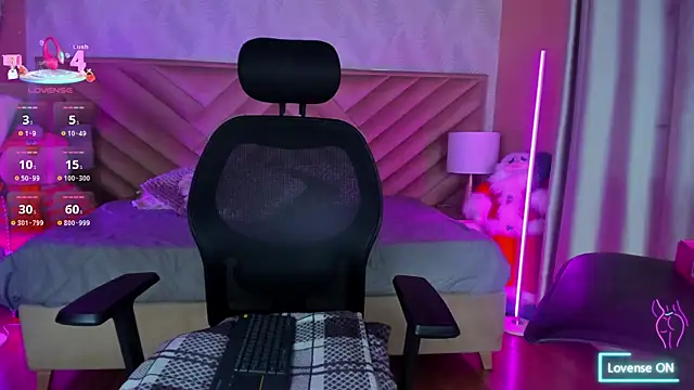 alice kingsley  online show from December 2025 08:58:01 PM