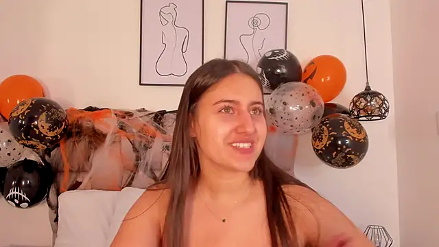 Hanna Evans   online show from October 2025 12:37:02 PM