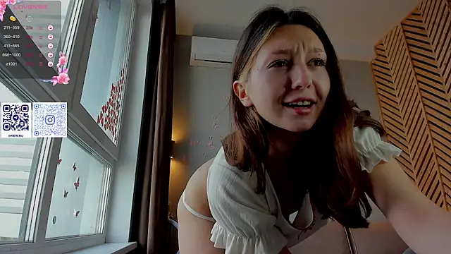 nerenuu  online show from September 2025 10:30:01 AM