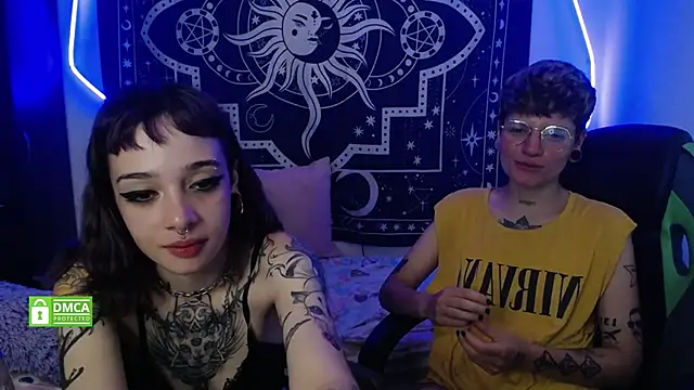 Snapshot of lovelockedlips chatting on March 2025 09:49:01 AM lovelockedlips online show from March 2025 09:49:01 AM