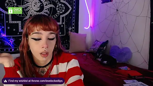 Snapshot of lovelockedlips chatting on October 2025 01:37:02 AM lovelockedlips online show from October 2025 01:37:02 AM