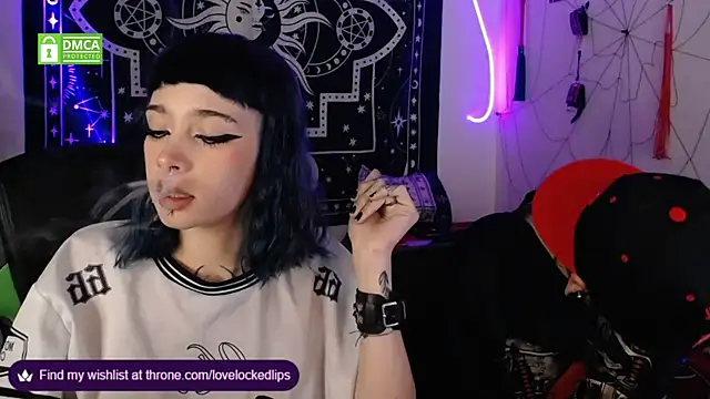 Snapshot of lovelockedlips chatting on October 2025 02:26:02 AM lovelockedlips online show from October 2025 02:26:02 AM