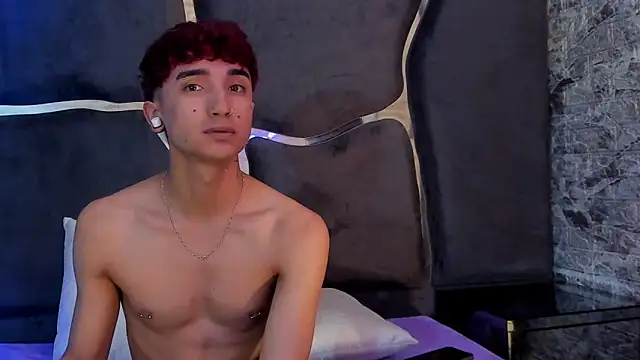 LauryAndNarem69 online show from March 2025 03:09:01 PM