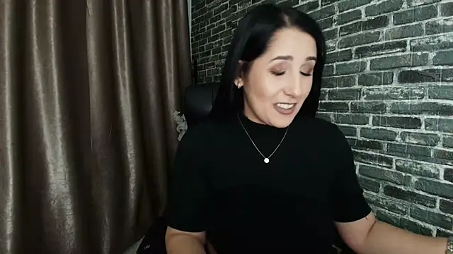 missdyaa online show from October 2025 11:16:01 PM