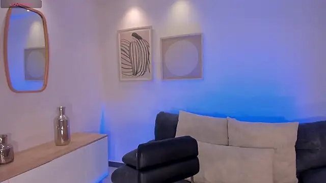 CandaseRussell online show from April 2026 03:42:01 AM