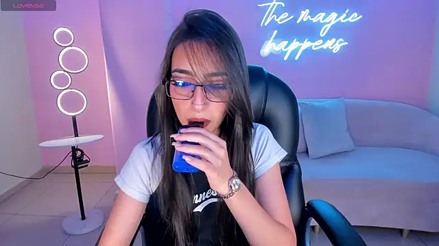 LarisaSmirnov online show from November 2025 03:23:02 AM