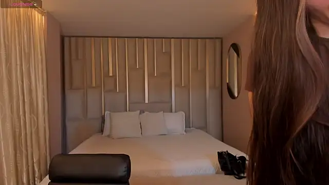 Snapshot of MaiaCollins chatting on December 2025 06:49:01 PM MaiaCollins online show from December 2025 06:49:01 PM