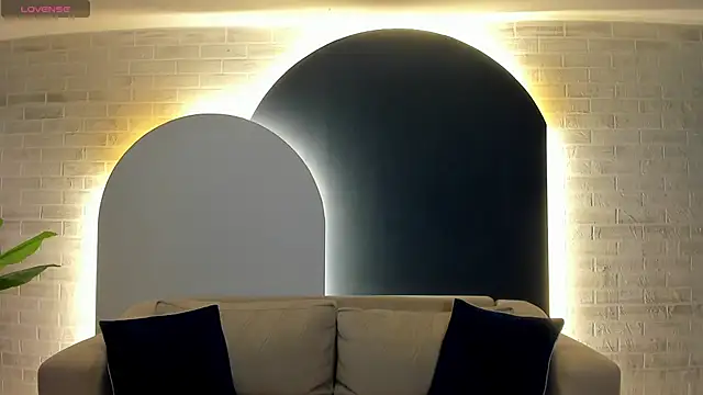 Snapshot of MaiaCollins chatting on December 2025 06:59:01 PM MaiaCollins online show from December 2025 06:59:01 PM