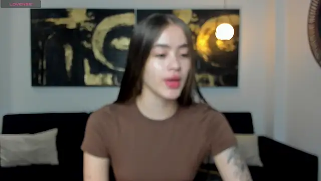 Snapshot of MaiaCollins chatting on January 2026 05:50:01 PM MaiaCollins online show from January 2026 05:50:01 PM