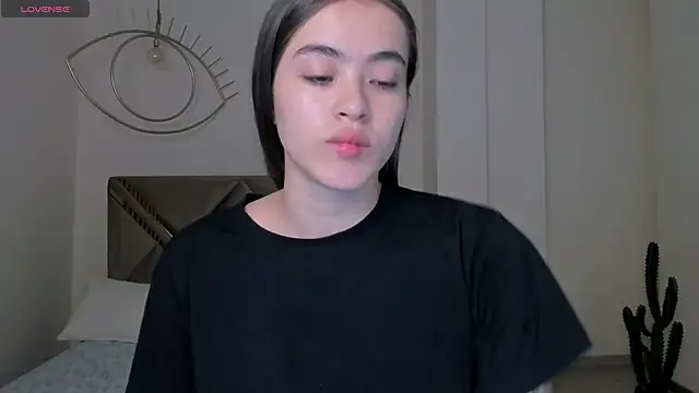 Snapshot of MaiaCollins chatting on February 2026 05:41:01 PM MaiaCollins online show from February 2026 05:41:01 PM