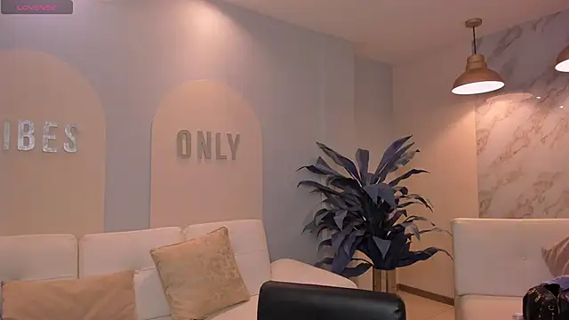 Snapshot of MaiaCollins chatting on February 2026 04:52:02 PM MaiaCollins online show from February 2026 04:52:02 PM