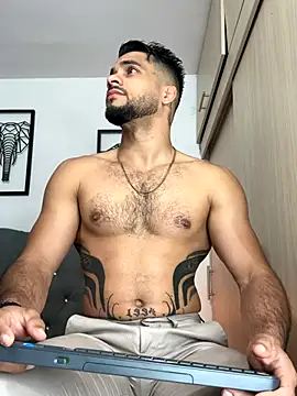 Maximiliano ford online show from October 2025 09:10:01 AM