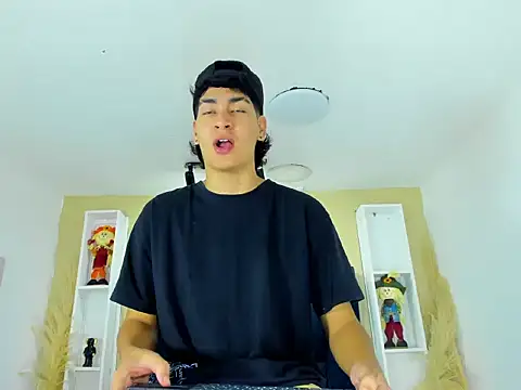 Jhojan twink online show from September 2025 11:23:02 AM