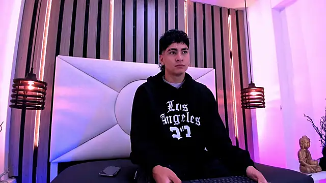 Jhojan twink online show from October 2025 12:05:02 PM