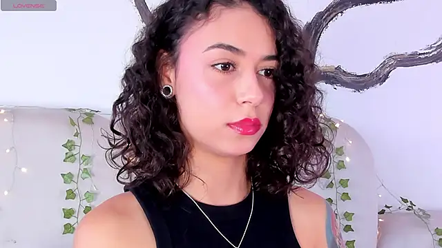 AliceStevens  online show from October 2025 01:23:02 PM