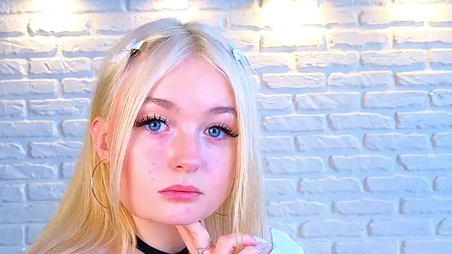 Snapshot of minigirl chatting on March 2025 10:14:01 AM minigirl online show from March 2025 10:14:01 AM