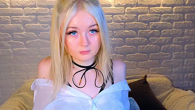 Snapshot of minigirl chatting on March 2025 10:17:01 AM minigirl online show from March 2025 10:17:01 AM