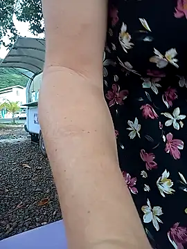 emiliemilf online show from March 2026 05:20:02 PM