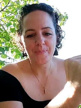 Snapshot of emiliemilf chatting on June 2026 07:17:01 PM emiliemilf online show from June 2026 07:17:01 PM