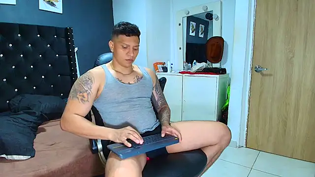 ethan dalton  online show from April 2026 03:23:01 AM