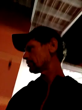 Snapshot of Dglo0000 chatting on September 2025 02:22:02 AM Dglo0000 online show from September 2025 02:22:02 AM