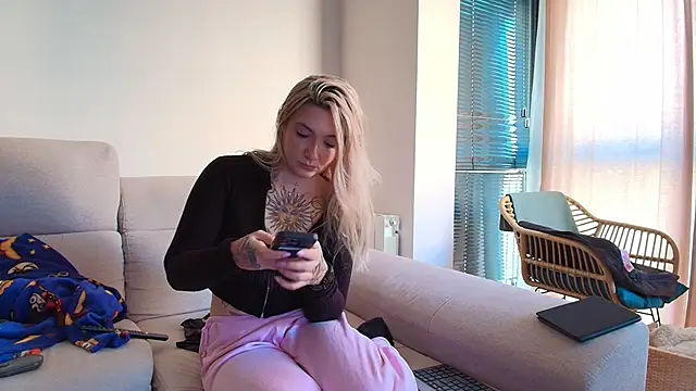 tattoobbgirl online show from January 2026 11:47:01 AM