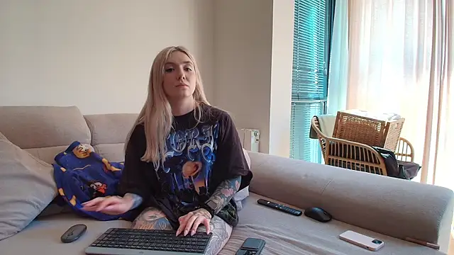 tattoobbgirl online show from April 2026 02:18:01 PM