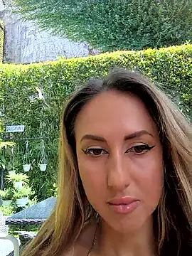 Brilliant-Splashes online show from December 2025 04:21:01 AM