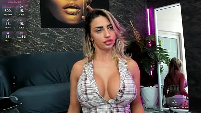 IzabelaTessa online show from October 2025 07:23:02 PM