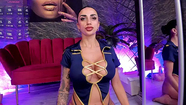 IzabelaTessa online show from July 2026 07:04:01 PM