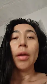 Elowyn online show from November 2025 10:33:02 PM