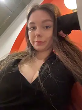 MilaBee online show from March 2026 11:16:01 AM