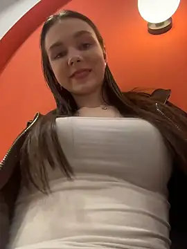 MilaBee online show from March 2026 11:17:01 AM