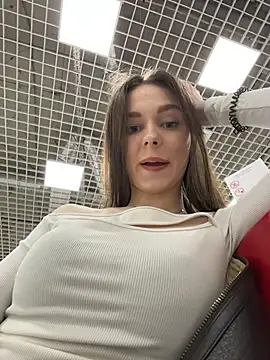 MilaBee online show from April 2026 11:10:02 AM