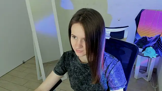 Snapshot of Catherine_e chatting on October 2025 06:15:02 PM Catherine e online show from October 2025 06:15:02 PM