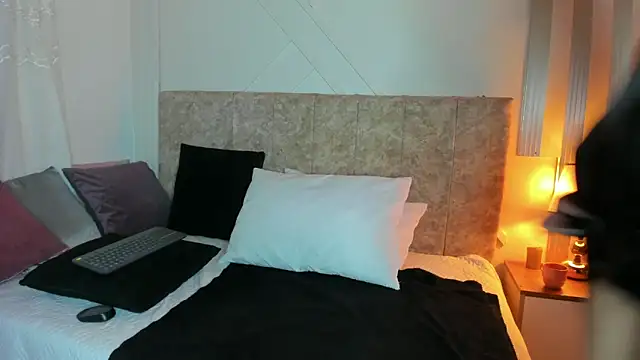 Snapshot of angelinarouse_ chatting on January 2026 01:00:02 AM angelinarouse online show from January 2026 01:00:02 AM